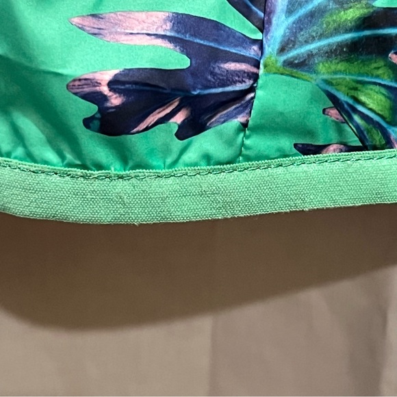 Puma Tropical Hooded Windbreaker size M - Picture 5 of 7